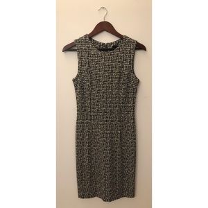 Amanda & Chelsea Sheath Printed Dress - Size 4